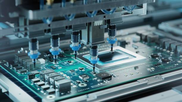 Máquina pick and place SMD colocando componentes electrónicos en una placa de circuito impreso PCB